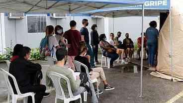Falha em agendamento online para teste de covid causa aglomeração no Rio
