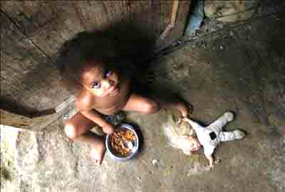 A taxa de pobreza infantil é superior à de outros grupos da sociedade brasileira