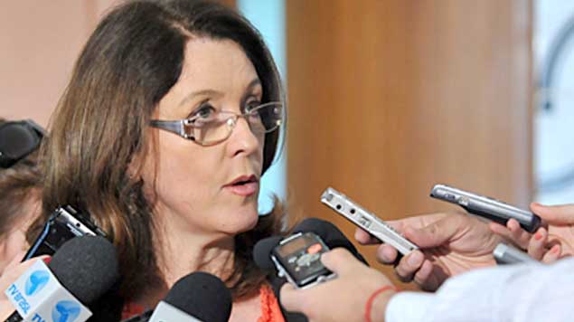 A ministra Helena Chagas será questionada sobre a política de comunicação do governo federal