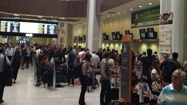 Como o aeroporto estava fechado para pousos, sete aviões procedentes de Cuiabá (MT), dois de Vitória e quatro da ponte aérea Rio-São Paulo foram desviados para o  Aeroporto Internacional do Rio/Galeão - Antonio Carlos Jobim