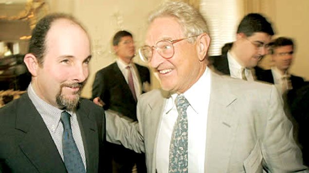 Armínio, em uma reunião social com o sócio George Soros, em Nova York, EUA