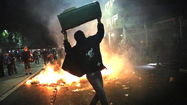 Movimento contra os gastos com o Mundial leva manifestantes de volta às ruas de cidades-sedes