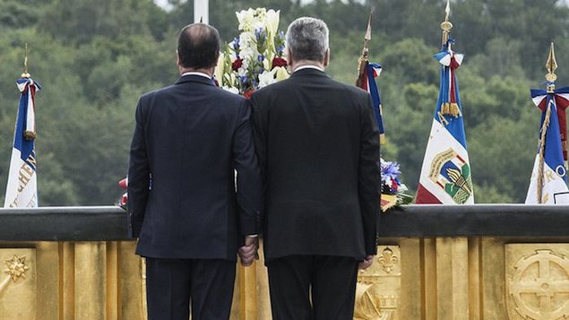 Em cerimônia nas montanhas de Vosges, fronteira entre os dois países, presidentes Hollande e Gauck homenageiam mortos nas batalhas e destacam importância da reconciliação entre franceses e alemães para a paz na Europa