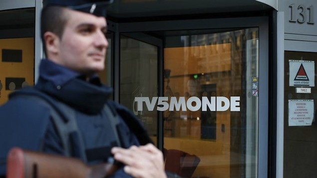 Grupo autointitulado Cibercalifado interrompeu a transmissão de 11 canais da TV5 Monde e invadiu suas redes sociais
