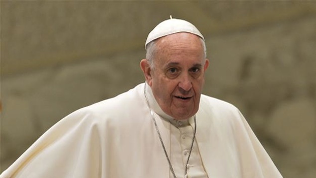 O papa Francisco disse, neste domingo, que recebeu com muita dor a notícia do atentado em Ancara, na Turquia