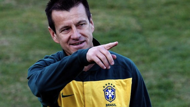 O técnico Dunga comandou mais um treino da seleção brasileira