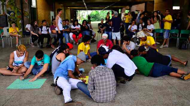 A desocupação de parte das escolas ocorre depois de o governo do Estado suspender a reorganização do ensino