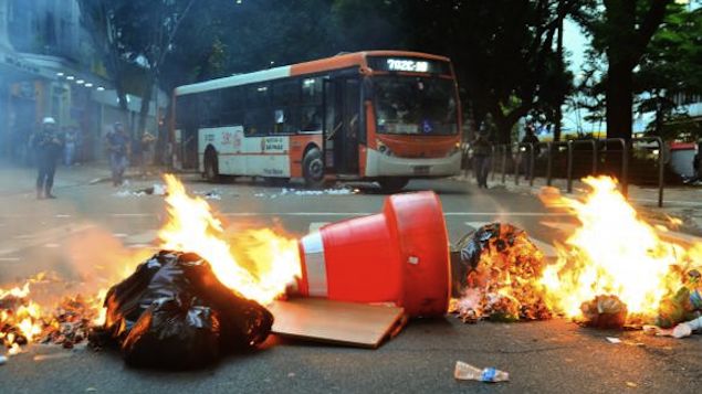 Na última sexta-feira (8), protestos contra o aumento de tarifas do transporte público terminou em confusão