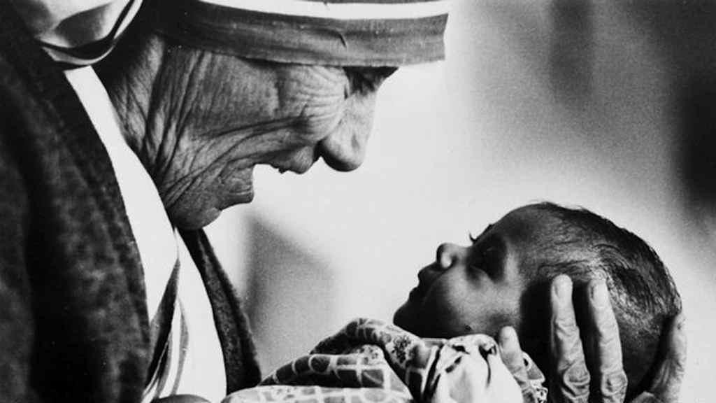 Vaticano atribui dois milagres a Madre Teresa