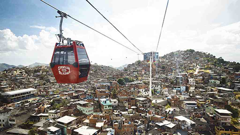 O suspeito de chefiar parte do tráfico no Complexo do Alemão, na Zona Norte do Rio de Janeiro, Edson Silva de Sousa, conhecido como “Orelha”, foi preso em flagrante 