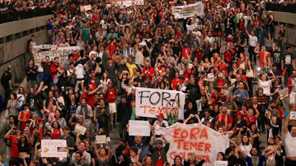 Permanece preso um dos três manifestantes detidos no domingo durante ato contra o presidente Michel Temer na capital paulista