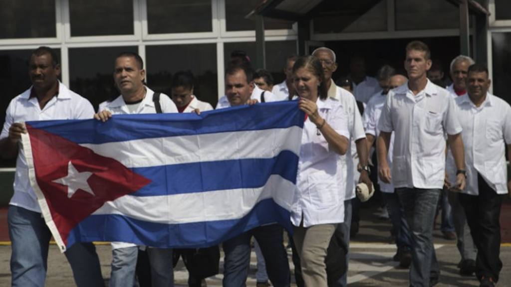 Centro e trinta médicos cubanos se despediram neste mês