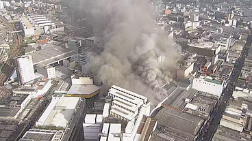 Incêndio atinge Shopping 25 de Março em São Paulo