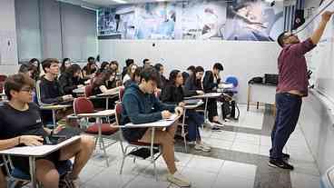 Estudantes se preparam para prova de redação do Enem