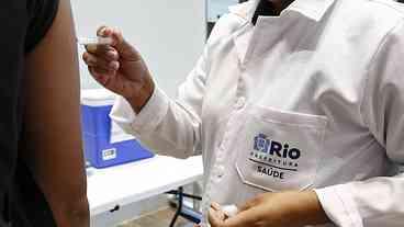 Saúde do Rio vacina trabalhadores do setor de turismo contra o sarampo