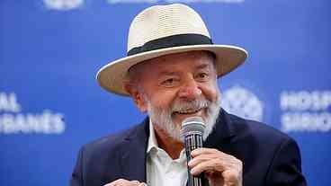 Lula chega em casa e descansa, após cinco dias internado