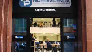 Governo do Rio convoca pensionistas para recenseamento obrigatório