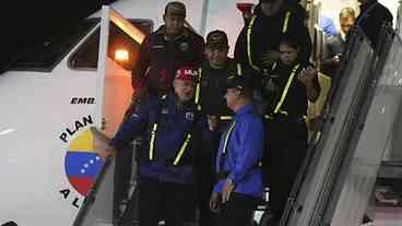 Venezuela concorda em retomar voos de deportados dos EUA