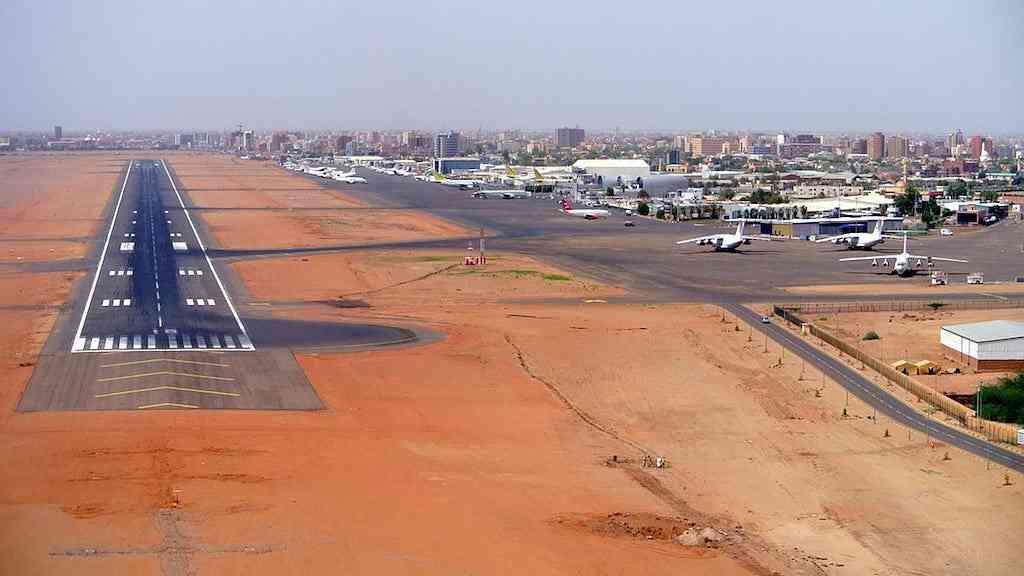 Exército do Sudão assume aeroporto de Cartum dos paramilitares | O aeroporto da capital sudanesa