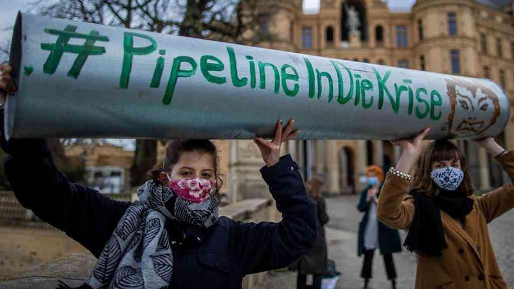 Governo da Alemanha cogita voltar a comprar gás da Rússia | Greve pelo Futuro protesta em Schwerin, Alemanha, janeiro de 2021: “Gasoduto para a crise”