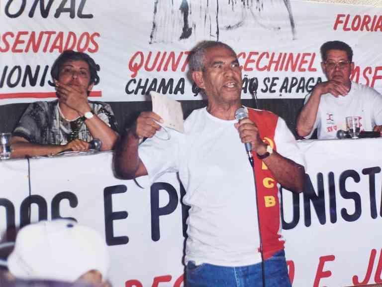 Aquele 1º de abril, eu vivi | Trajano representando o PCB no Congresso dos Aposentados. Foto: Arquivo pessoal