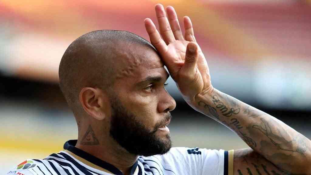 MP espanhol recorrerá da anulação da condenação de Daniel Alves por estupro | O jogador Daniel Alves