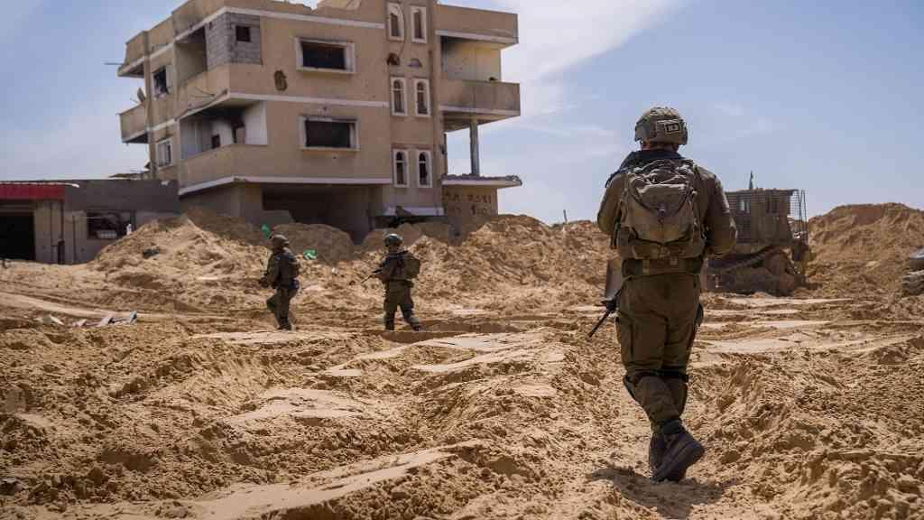 Forças israelenses declaram Rafah como nova ‘zona de segurança’ | Forças israelenses tomam Rafah como nova “zona de segurança” em Gaza; centenas de milhares fogem
