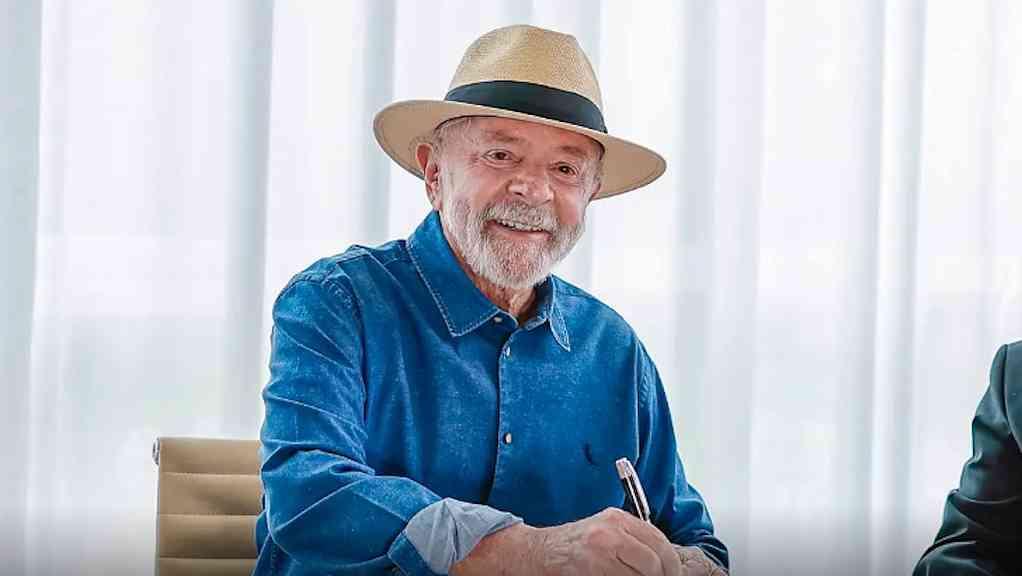 Pesquisa mostra que presidente venceria eleição no segundo turno | O presidente Luiz Inácio Lula da Silva (PT) garante que será candidato, em 2024