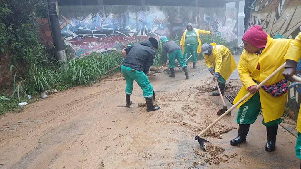 Chuvas intensas levam governo federal a decretar emergência em Petrópolis | Medida já tinha sido adotada para Angra dos Reis