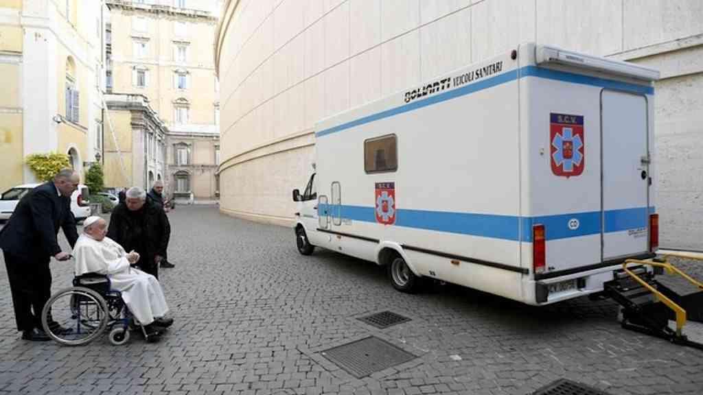 Papa enviará quatro ambulâncias para zonas de guerra na Ucrânia | Krajewski fará sua 10ª missão desde o início da invasão russa