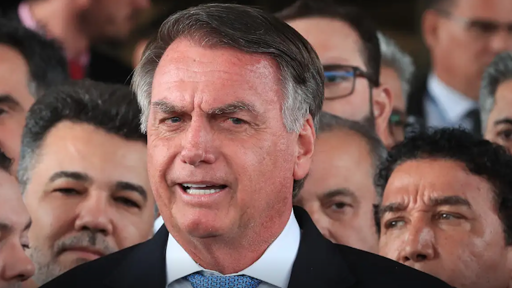 Após passar por atendimento em Natal, Bolsonaro segue para Brasília | Ex-presidente passou mal enquanto cumpria agenda em Santa Cruz