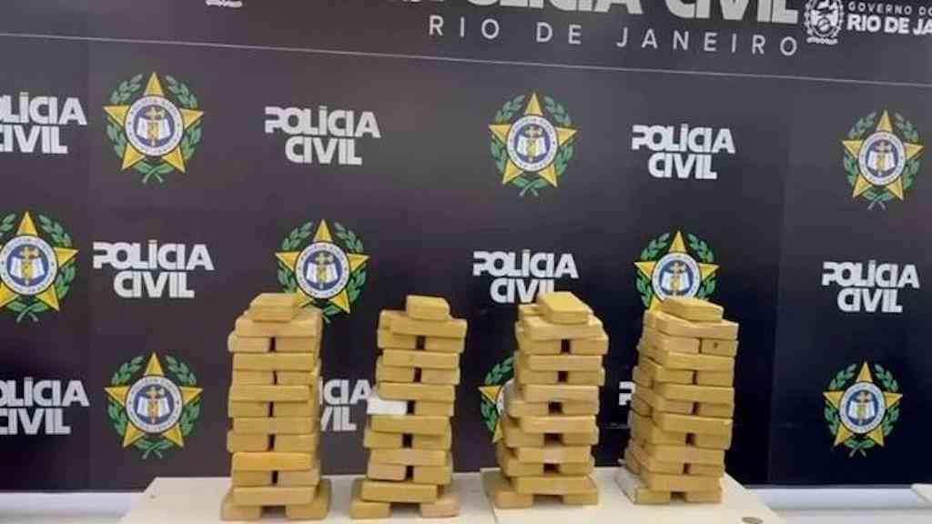 Polícia do Rio intercepta carga de drogas avaliada em R$ 2 milhões | O material apreendido foi avaliado em cerca de R$ 2 milhões