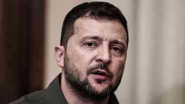 Zelensky revela provas de artilharia chinesa à Rússia