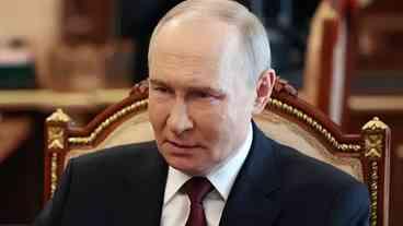 Putin admite escassez de armamentos na Rússia