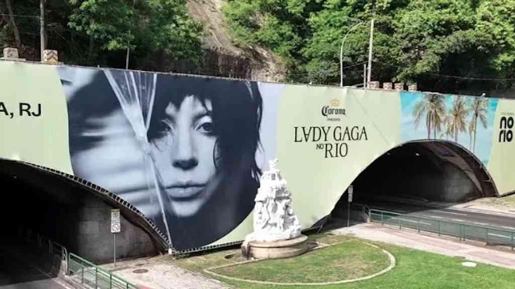 Remoção de painel com Lady Gaga em túnel do Rio provoca reação nas redes | Retirada de painel com Lady Gaga em túnel do Rio gera reações nas redes sociais