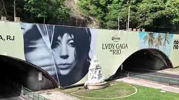 Remoção de painel de Lady Gaga gera reações no Rio