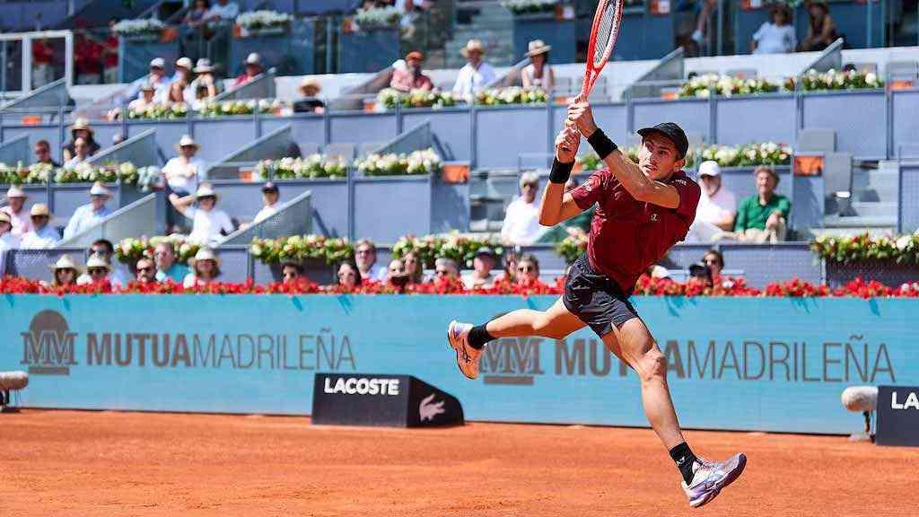 Djokovic é eliminado na estreia do Mutua Madrid Open por Matteo Arnaldi | Novak Djokovic perde em sua estreia contra Matteo Arnaldi e deixa o Mutua Madrid Open