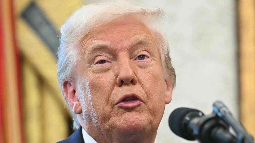 Trump exige trânsito livre para navios dos EUA no Panamá e em Suez | Donald Trump