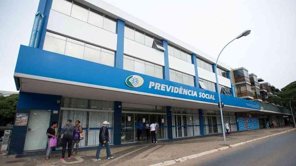 INSS investiga 12 instituições por descontos em benefícios | INSS abre investigações sobre 12 instituições que faziam descontos em aposentadorias e pensões