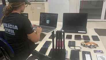 Homem preso por desbloquear celulares no Rio de Janeiro