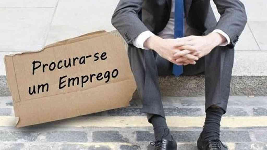 Taxa de desemprego apresenta alta em grande parte do país, pesquisa IBGE | As altas taxas de juros inibem o investimento e, por conseguinte, o aumento na contratação de trabalhadores