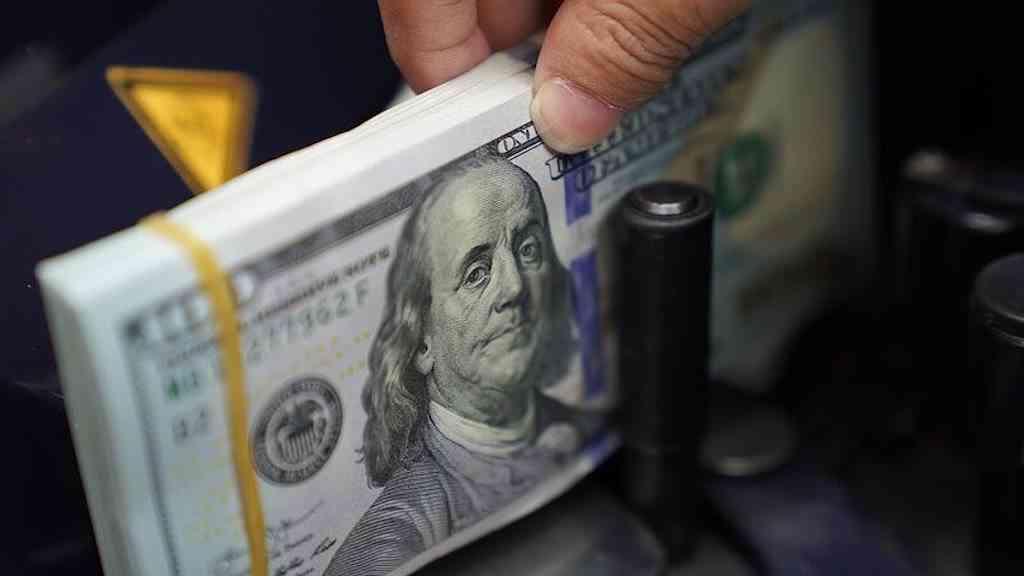Em dia de feriado nos EUA, índice da B3 sobe e o dólar avança também | O dólar avançava 0,20%, cotado a R$ 5,66