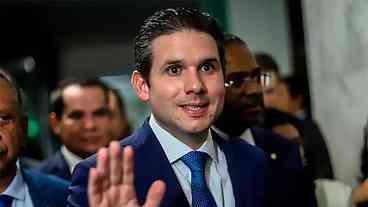 Motta aplica rito regimental em punição a deputados