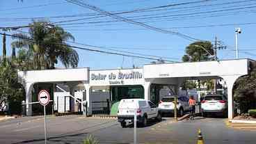 Bolsonaro sai de prisão domiciliar para exames médicos