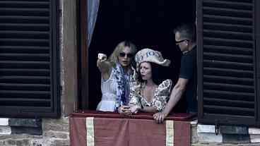 Madonna Celebra 67 Anos na Toscana