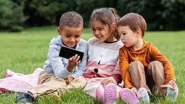 Alemanha descarta proibir crianças nas redes sociais