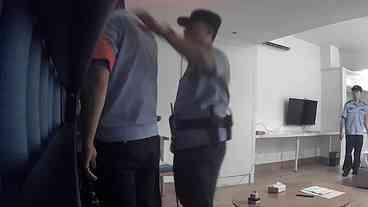 Protesto Anticomunista em Chongqing Antes do Desfile Militar