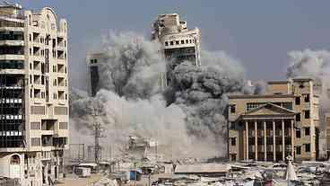 Forças Israelenses Bombardeiam Torre Al-Ra'iya em Gaza