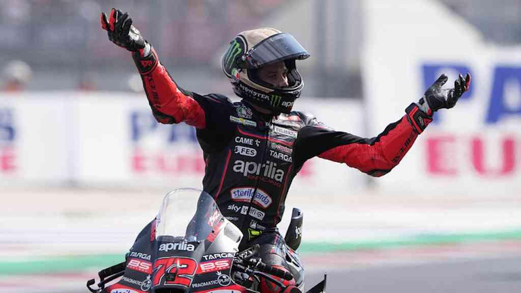 Bezzecchi leva sprint da MotoGP em Misano após queda de Márquez | Marco Bezzecchi celebra resultado em Misano Adriatico