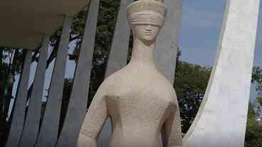 STF Avalia Perdão de Bolsonaro a Policiais do Carandiru